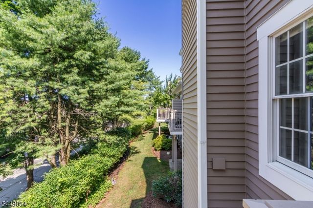 7 Dorset Ln, Bedminster Twp., NJ 07921