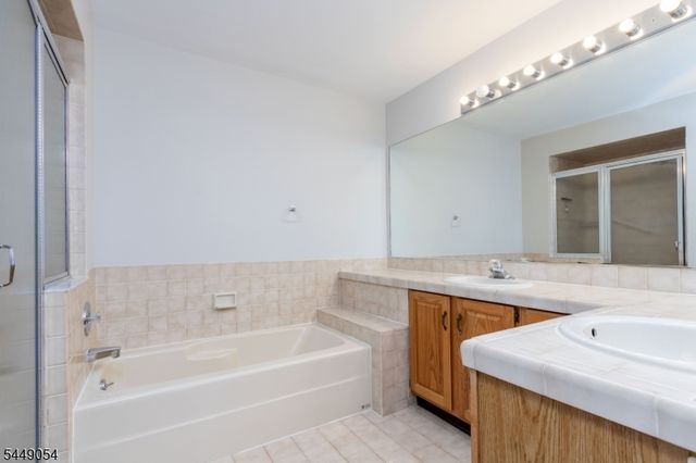 7 Dorset Ln, Bedminster Twp., NJ 07921