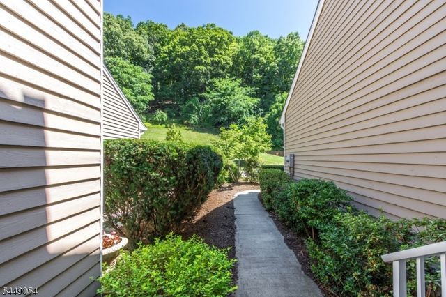 7 Dorset Ln, Bedminster Twp., NJ 07921