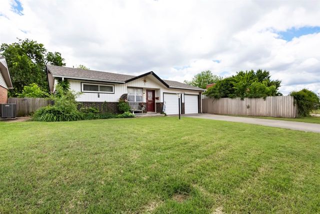 1318 Lakecrest Drive, Norman, OK 73071