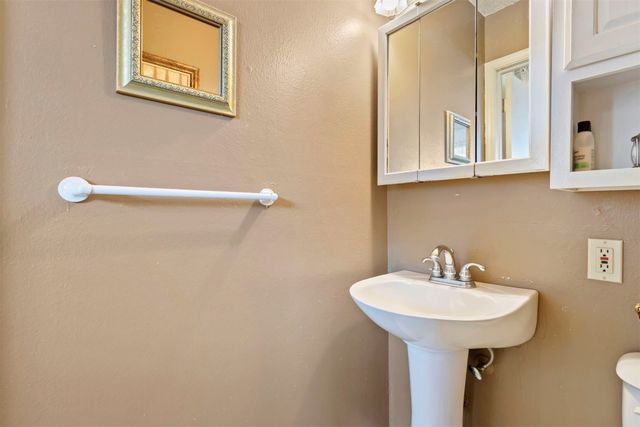 1318 Lakecrest Drive, Norman, OK 73071