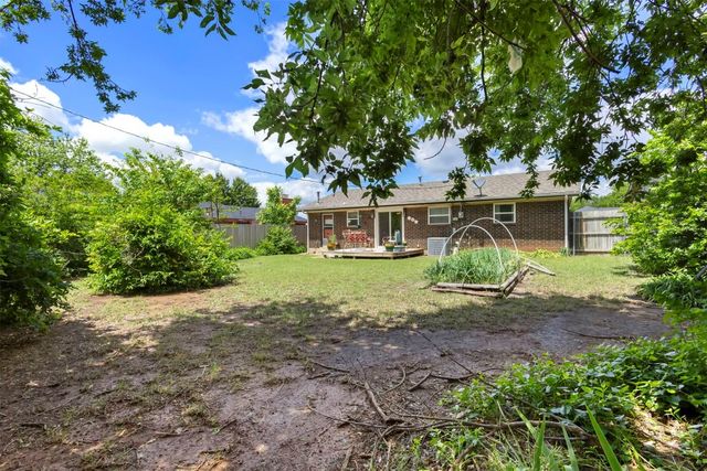 1318 Lakecrest Drive, Norman, OK 73071