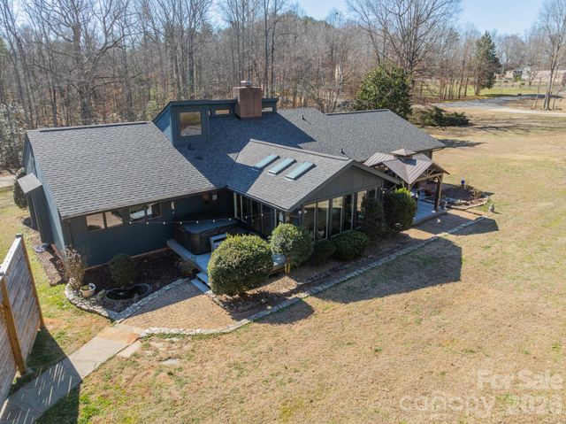 7416 Whitewash Trail, Sherrills Ford, NC 28673