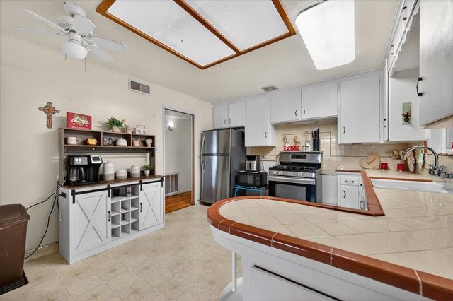 4137 E Cornell Avenue, Fresno, CA 93703