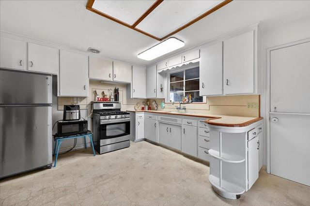 4137 E Cornell Avenue, Fresno, CA 93703