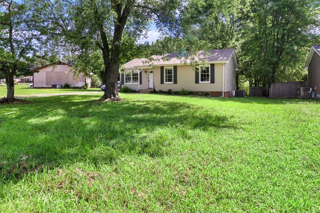 1497 Craig Dr, Clarksville, TN 37042