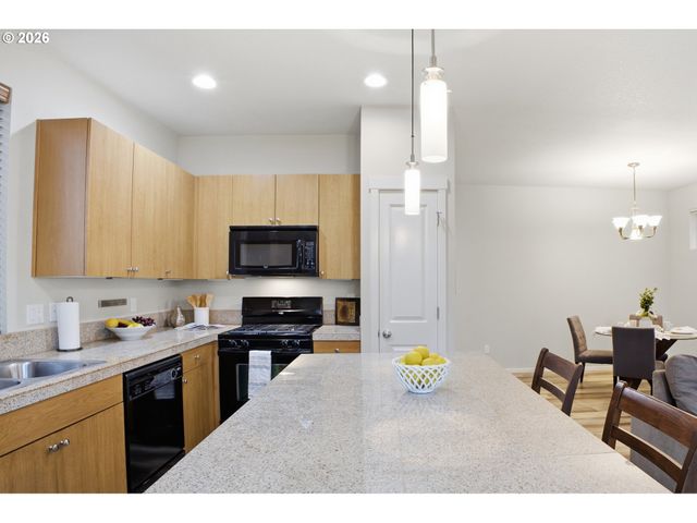 7838 Se SPORRI Ln, Milwaukie, OR 97267