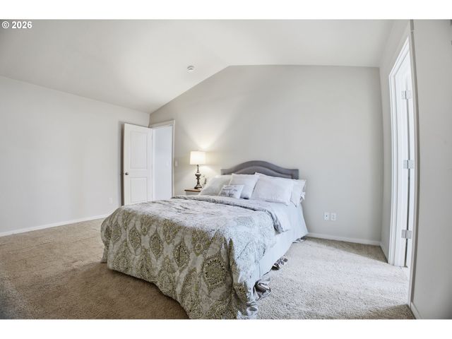 7838 Se SPORRI Ln, Milwaukie, OR 97267