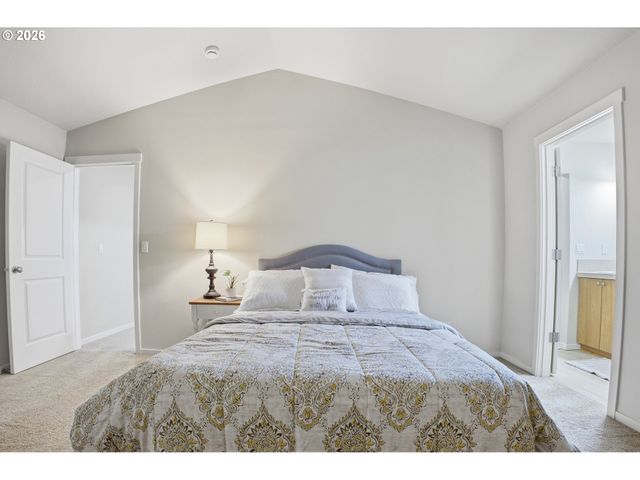 7838 Se SPORRI Ln, Milwaukie, OR 97267