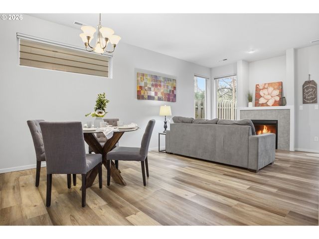 7838 Se SPORRI Ln, Milwaukie, OR 97267