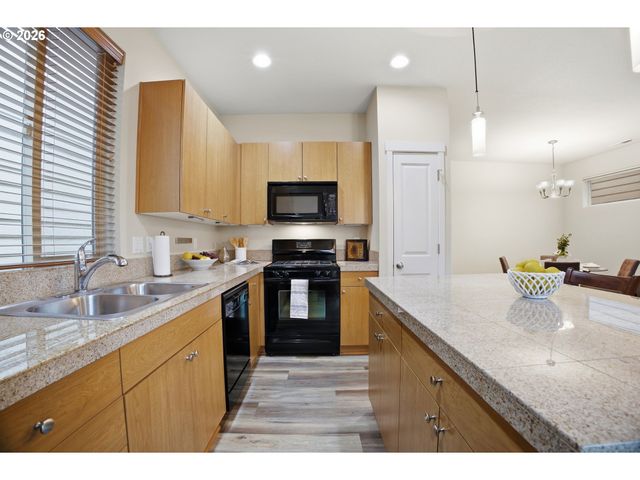 7838 Se SPORRI Ln, Milwaukie, OR 97267