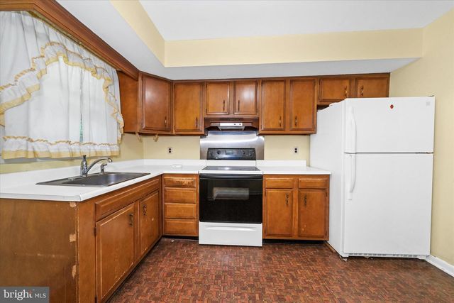 40 LYRIC DR, Newark, DE 19702