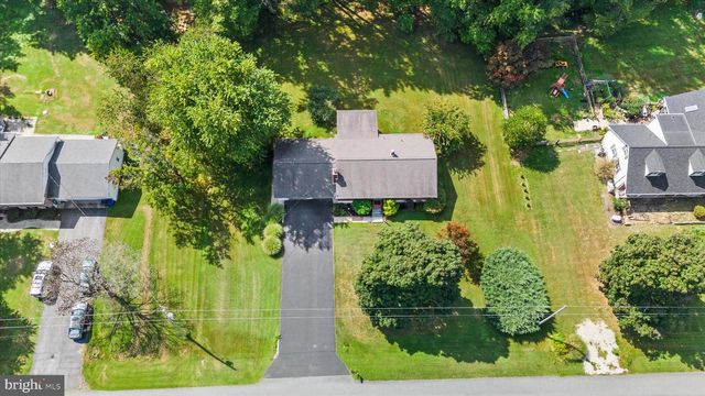 40 LYRIC DR, Newark, DE 19702