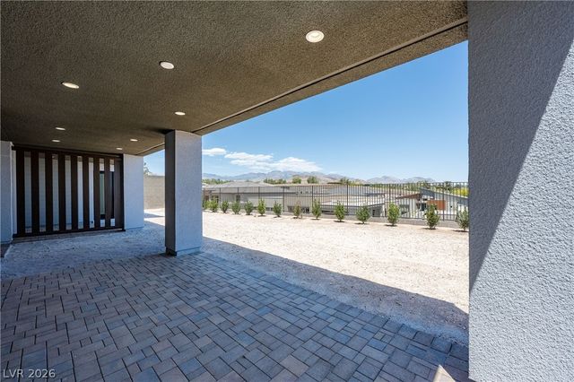 10950 Rossa Peak Avenue, Las Vegas, NV 89135