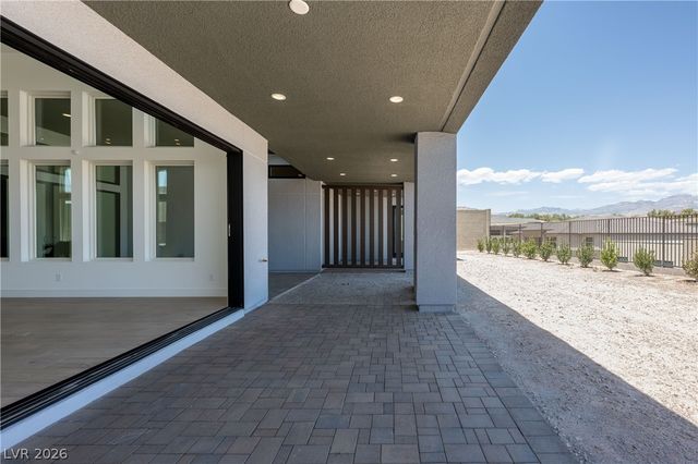 10950 Rossa Peak Avenue, Las Vegas, NV 89135