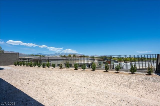 10950 Rossa Peak Avenue, Las Vegas, NV 89135