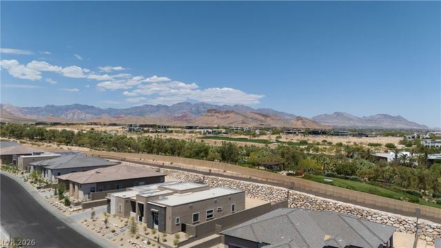10950 Rossa Peak Avenue, Las Vegas, NV 89135