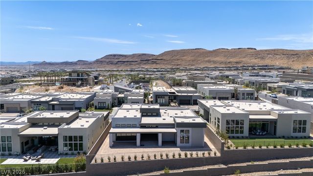 10950 Rossa Peak Avenue, Las Vegas, NV 89135