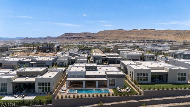 10950 Rossa Peak Avenue, Las Vegas, NV 89135