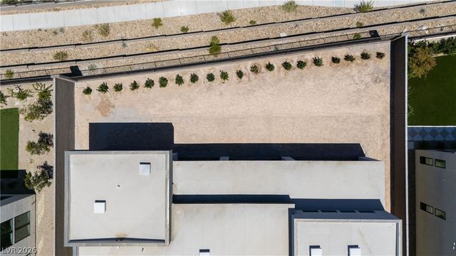 10950 Rossa Peak Avenue, Las Vegas, NV 89135