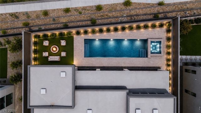 10950 Rossa Peak Avenue, Las Vegas, NV 89135