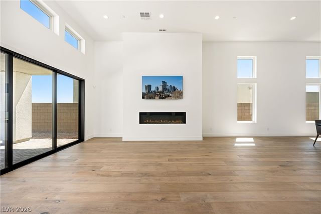 10950 Rossa Peak Avenue, Las Vegas, NV 89135