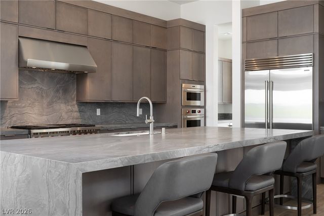 10950 Rossa Peak Avenue, Las Vegas, NV 89135