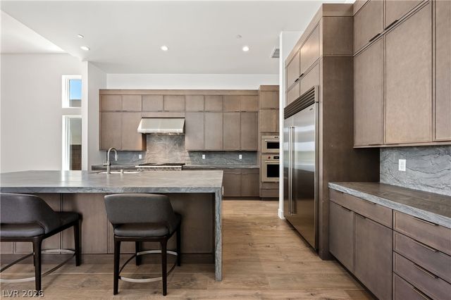 10950 Rossa Peak Avenue, Las Vegas, NV 89135