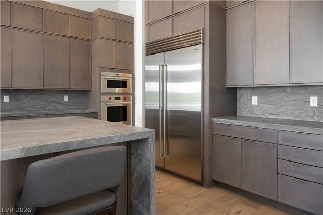 10950 Rossa Peak Avenue, Las Vegas, NV 89135