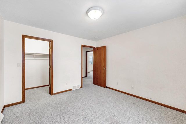 4642 RIDGE COURT, Manitowoc, WI 54220