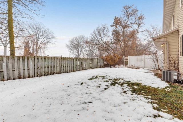 4642 RIDGE COURT, Manitowoc, WI 54220