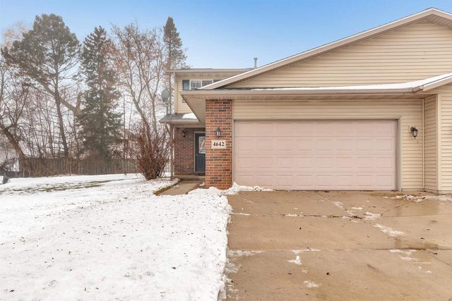 4642 RIDGE COURT, Manitowoc, WI 54220