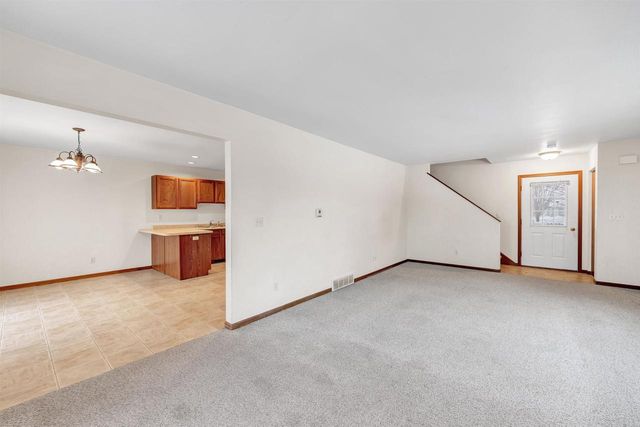 4642 RIDGE COURT, Manitowoc, WI 54220