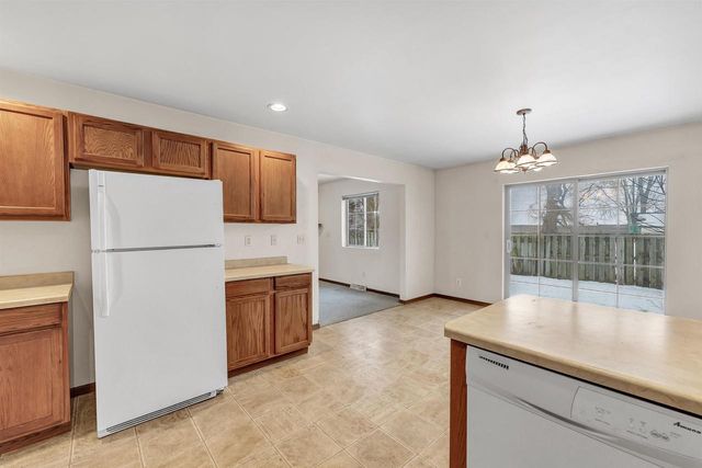 4642 RIDGE COURT, Manitowoc, WI 54220