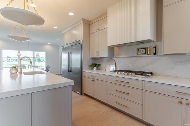 2897 Lake Drive, Newburgh, IN 47630