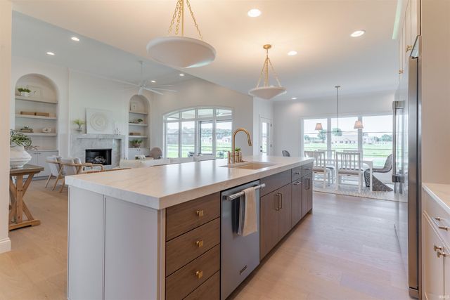 2897 Lake Drive, Newburgh, IN 47630