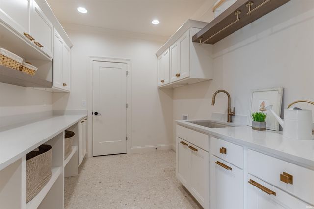 2897 Lake Drive, Newburgh, IN 47630
