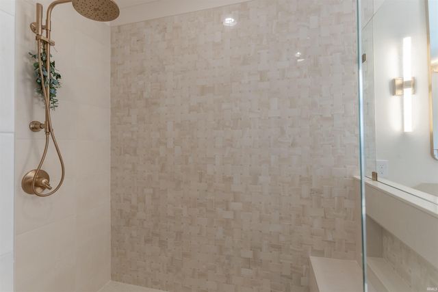 2897 Lake Drive, Newburgh, IN 47630