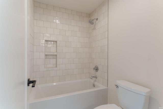 2897 Lake Drive, Newburgh, IN 47630