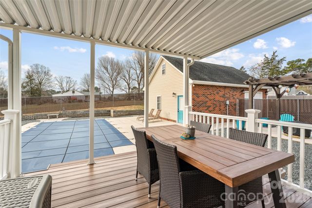 1911 Redwood Drive, Oakboro, NC 28129