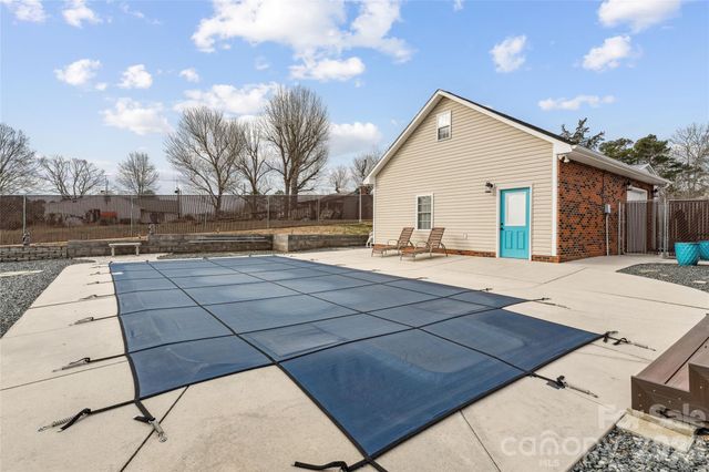 1911 Redwood Drive, Oakboro, NC 28129