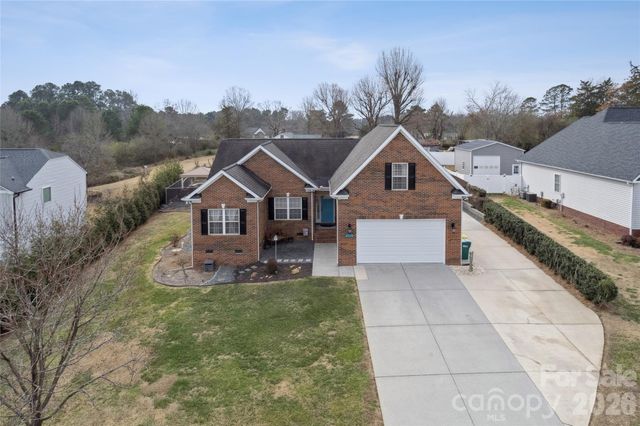 1911 Redwood Drive, Oakboro, NC 28129