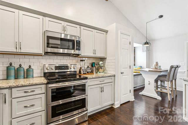 1911 Redwood Drive, Oakboro, NC 28129