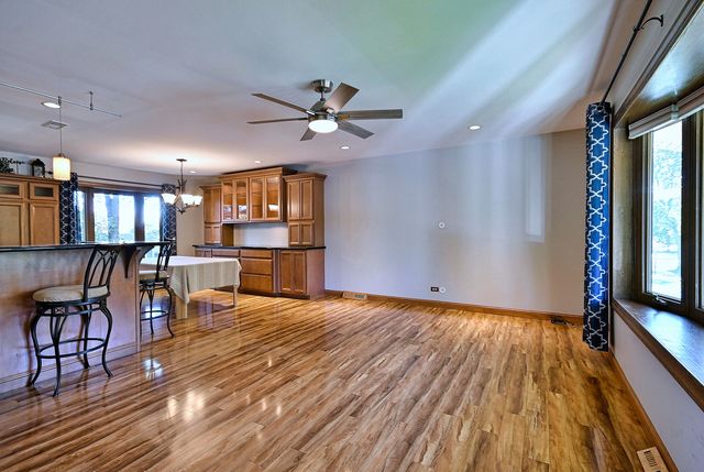 4155 Hudson Drive, Hoffman Estates, IL 60192