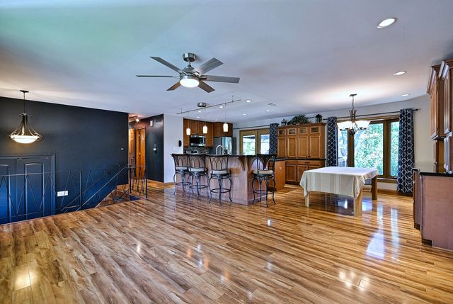 4155 Hudson Drive, Hoffman Estates, IL 60192
