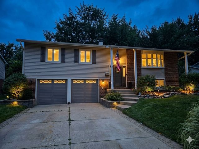 4155 Hudson Drive, Hoffman Estates, IL 60192