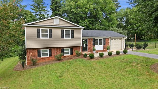 602 Merriweather Drive, King, NC 27021