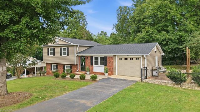 602 Merriweather Drive, King, NC 27021