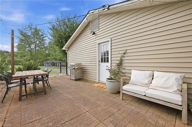 602 Merriweather Drive, King, NC 27021