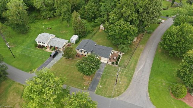 602 Merriweather Drive, King, NC 27021